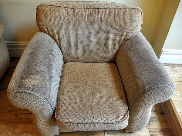 Risks That Come With DIY Sofa Cleaning